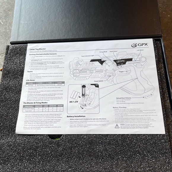 4 Laser tag guns with box carry case - Picture 4 of 4